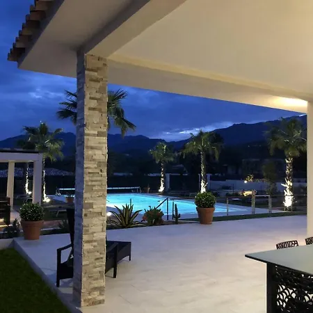 Suartello Vecchio Avec Piscine Privee *