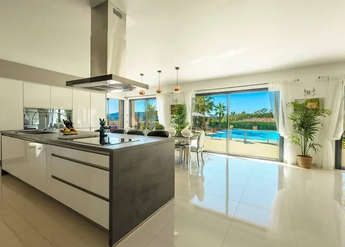 Suartello Vecchio Avec Piscine Privee Villa *