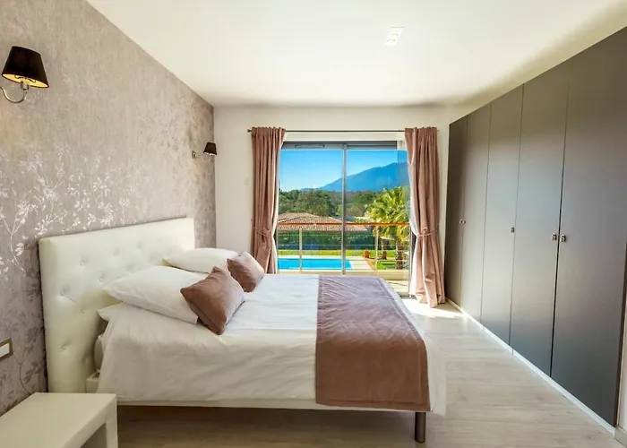 Suartello Vecchio Avec Piscine Privee