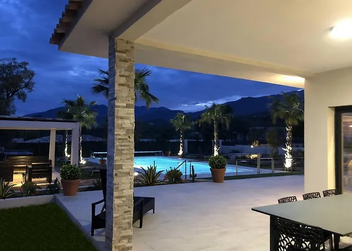 Suartello Vecchio Avec Piscine Privee *